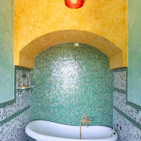 펜션 Tuscany - Townhouse - Sleeps 18 - Garden Near Gioiella