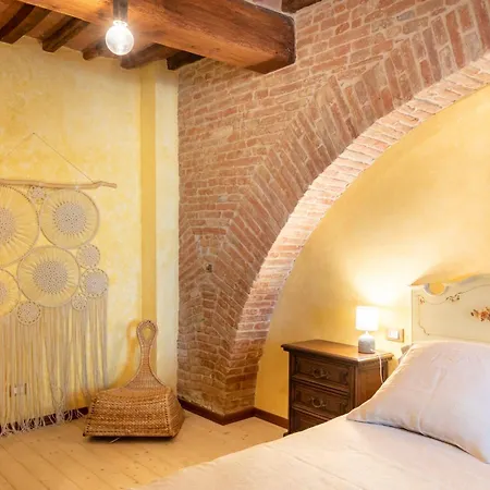 펜션 Tuscany - Townhouse - Sleeps 18 - Garden Near