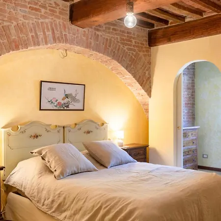 Tuscany - Townhouse - Sleeps 18 - Garden Near 펜션 *